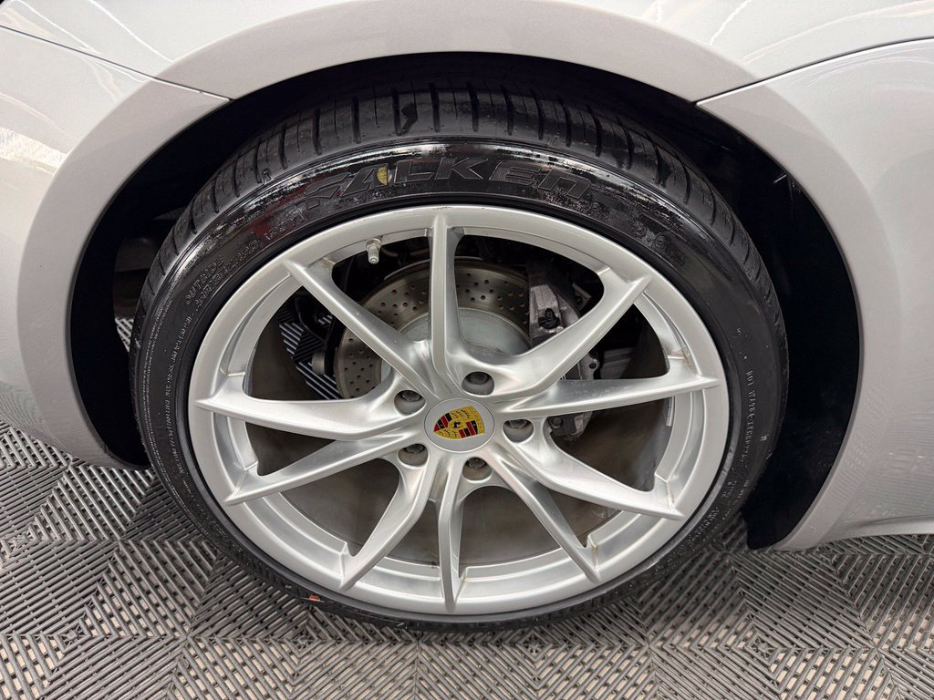 Used 2018 Porsche 718 Boxster RWD image 19