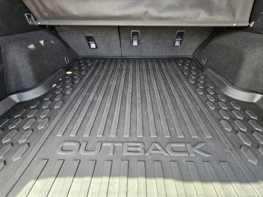 Used 2025 Subaru Outback Onyx Edition AWD/4WD image 34