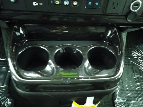 Used 2020 GMC Savana 2500 Extended w/ Enhanced Convenience Package image 29