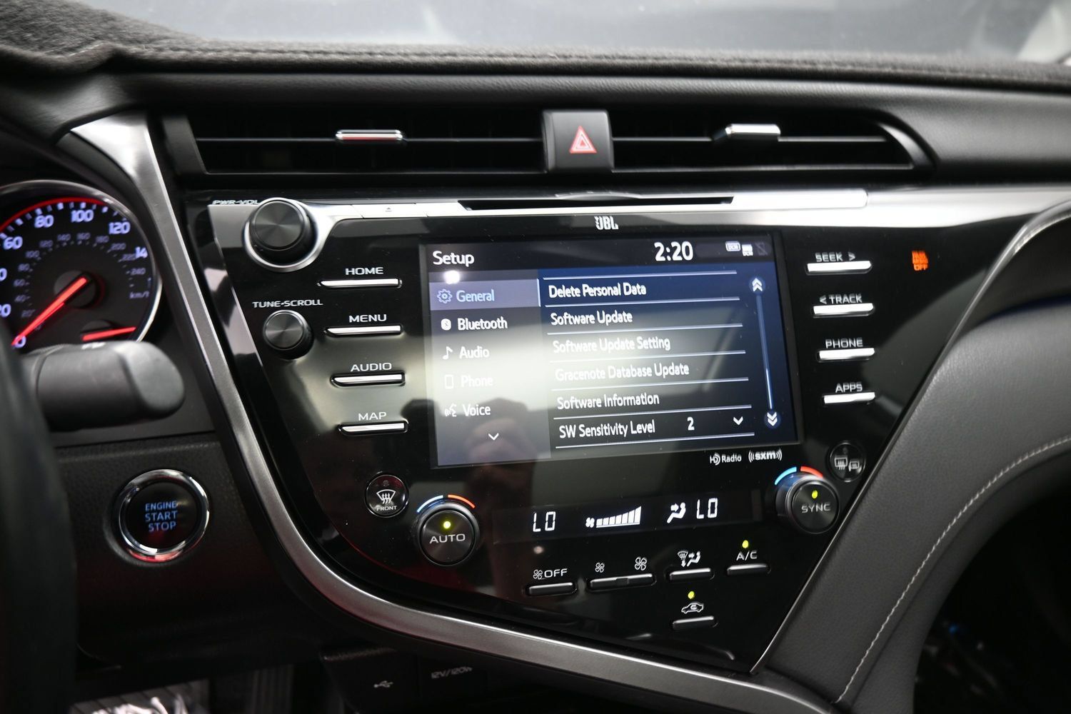 Used 2020 Toyota Camry XSE FWD image 16