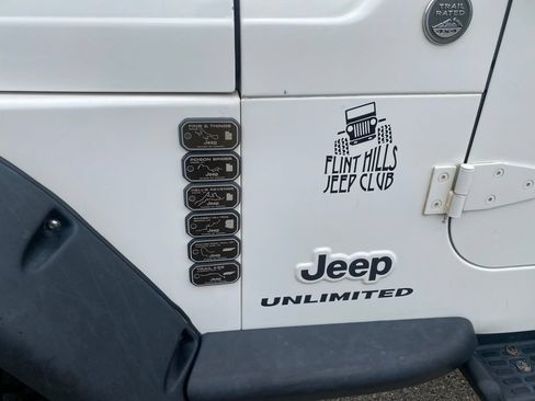 Used 2005 Jeep Wrangler Unlimited AWD/4WD image 11