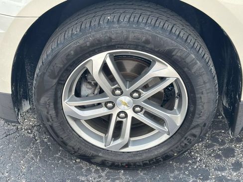 Used 2016 Chevrolet Equinox LTZ w/ Enhanced Convenience Package FWD image 9