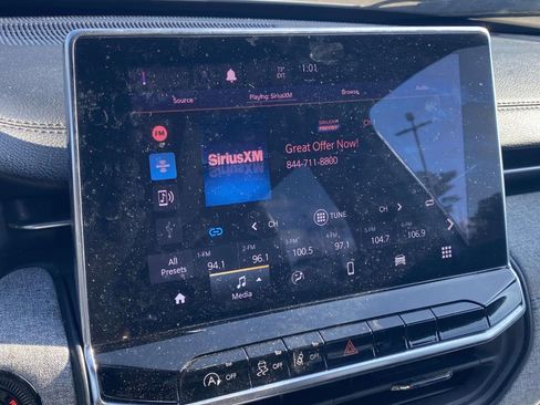 Used 2024 Jeep Compass Latitude image 18