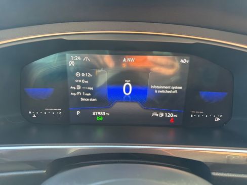 Certified 2023 Volkswagen Tiguan SE w/ Panoramic Sunroof Package image 18