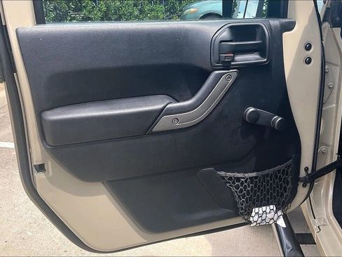 Used 2018 Jeep Wrangler Unlimited Sport AWD/4WD image 16