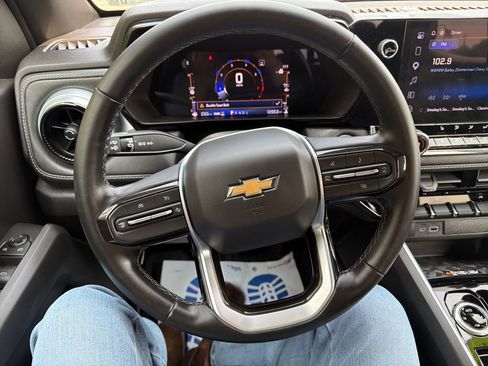Used 2023 Chevrolet Colorado LT w/ LT Convenience Package II AWD/4WD image 14