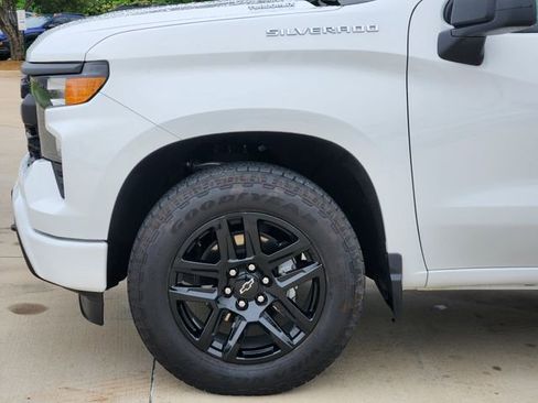 Used 2025 Chevrolet Silverado 1500 Custom RWD image 8
