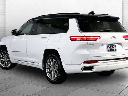 Used 2025 Jeep Grand Cherokee L Summit w/ Luxury Tech Group V AWD/4WD image 11