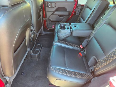 Used 2021 Jeep Wrangler Unlimited Sahara AWD/4WD image 9