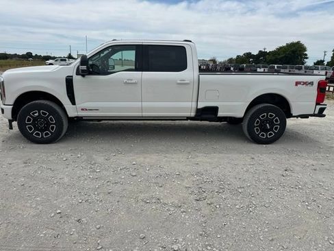 New 2026 Ford F350 Platinum w/ FX4 Off-Road Package AWD/4WD image 16