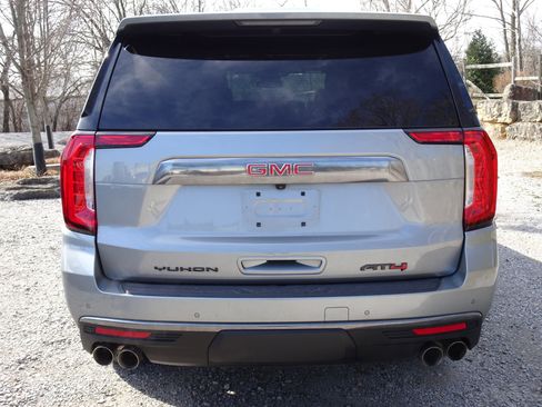 Used 2023 GMC Yukon XL AT4 w/ AT4 Premium Package image 9