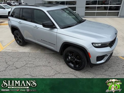 Used 2024 Jeep Grand Cherokee Limited w/ Black Appearance Package image 1
