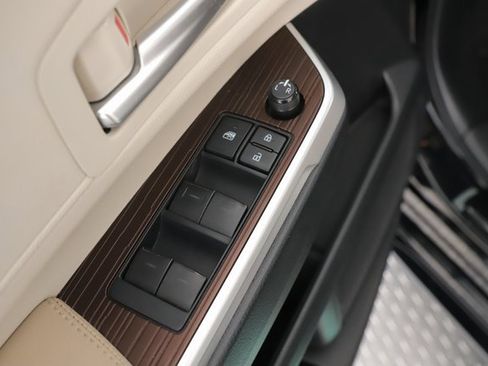 Used 2022 Toyota Sienna XLE image 20