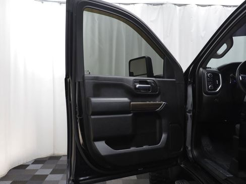 Used 2022 Chevrolet Silverado 2500 LT image 5