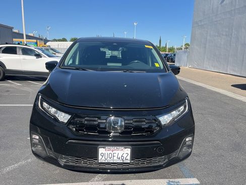 Used 2025 Honda Odyssey Touring image 1