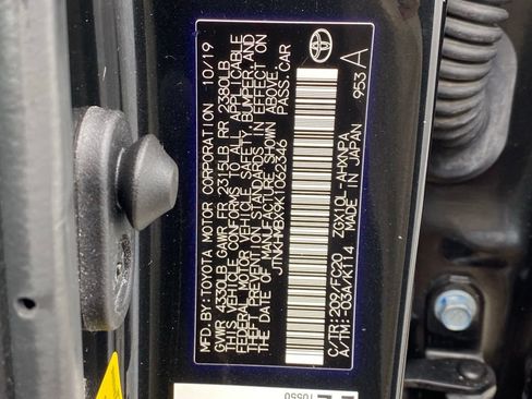 Used 2019 Toyota C-HR LE FWD image 13