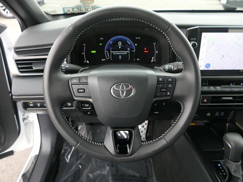 Used 2025 Toyota Camry SE w/ Multimedia Upgrade Package image 16