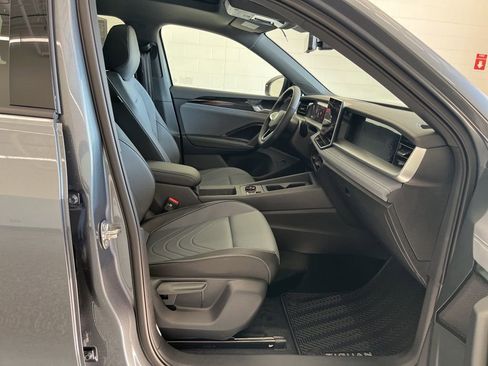 New 2026 Volkswagen Tiguan SE R-Line image 42