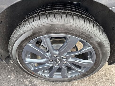 Used 2022 Chevrolet Equinox RS w/ RS Leather Package image 12