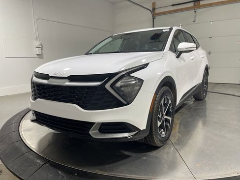 Certified 2023 Kia Sportage EX image 3