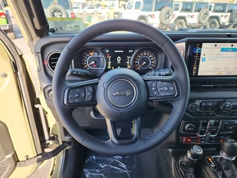 New 2026 Jeep Wrangler Unlimited Rubicon w/ Technology Group image 15