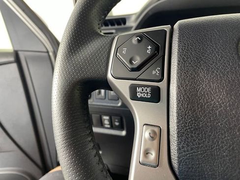Used 2022 Toyota 4Runner SR5 AWD/4WD image 12