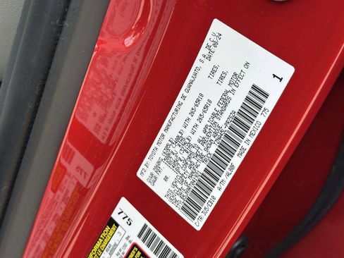 Used 2024 Toyota Tacoma Limited w/ Limited Package (LT) AWD/4WD image 14