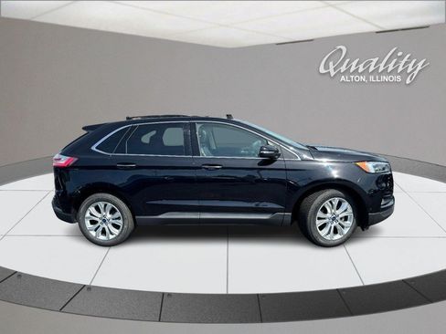 Used 2020 Ford Edge Titanium w/ Equipment Group 301A FWD image 3