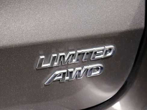 Used 2018 Toyota Sienna Limited image 20