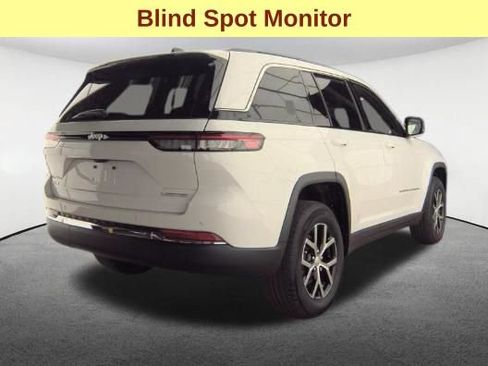 Used 2024 Jeep Grand Cherokee Limited AWD/4WD image 5