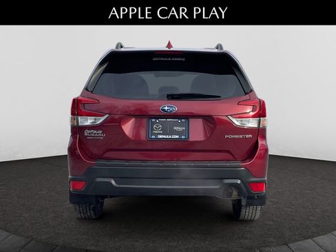 Used 2021 Subaru Forester Premium image 4