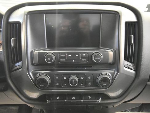 Used 2018 Chevrolet Silverado 1500 LT w/ All Star Edition image 28