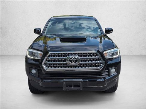 Used 2016 Toyota Tacoma TRD Sport w/ Towing Package AWD/4WD image 2