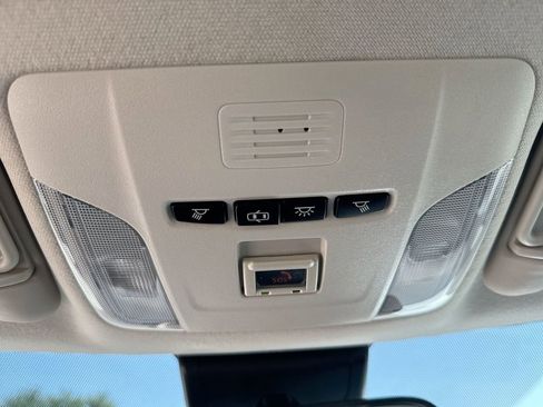 Used 2021 Toyota Corolla LE FWD image 19