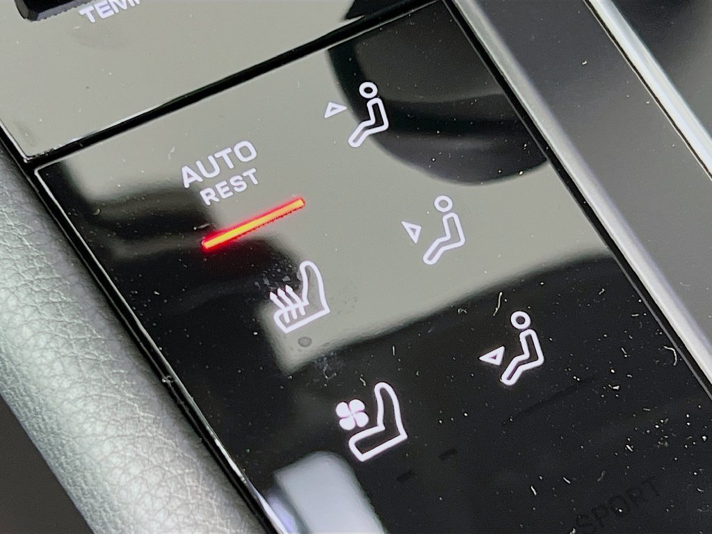 Certified 2026 Porsche Macan AWD/4WD image 23