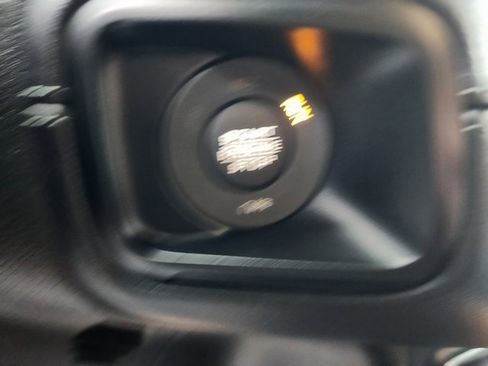 Used 2024 Jeep Wrangler Sahara image 18