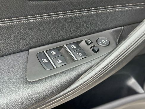 Used 2019 BMW 530i xDrive w/ Convenience Package AWD/4WD image 19