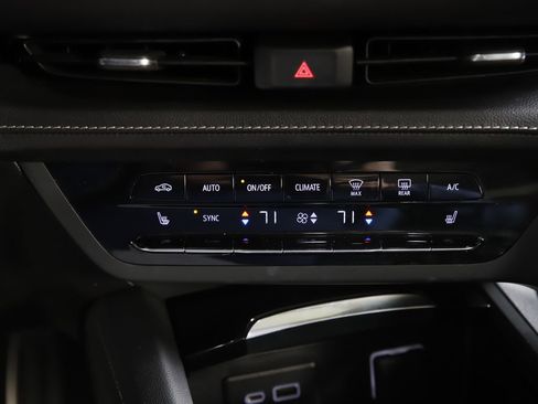 Used 2023 Buick Envision Essence w/ Sport Touring Package AWD/4WD image 21