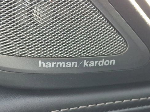 Used 2019 BMW 750i xDrive w/ Executive Package image 31