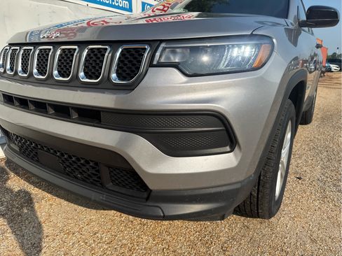 Used 2023 Jeep Compass Sport AWD/4WD image 10