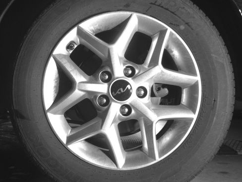 Used 2025 Kia Soul LX w/ LX Technology Package FWD image 14