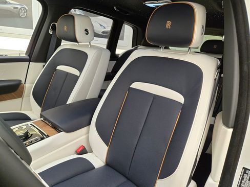 New 2026 Rolls-Royce Cullinan AWD/4WD image 32