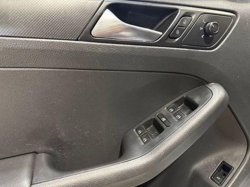 Used 2015 Volkswagen Jetta S image 18