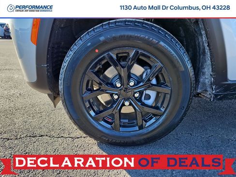 New 2026 Jeep Grand Cherokee Altitude image 9