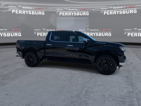 Used 2022 Chevrolet Silverado 1500 LTZ w/ LTZ Premium Package AWD/4WD image 3