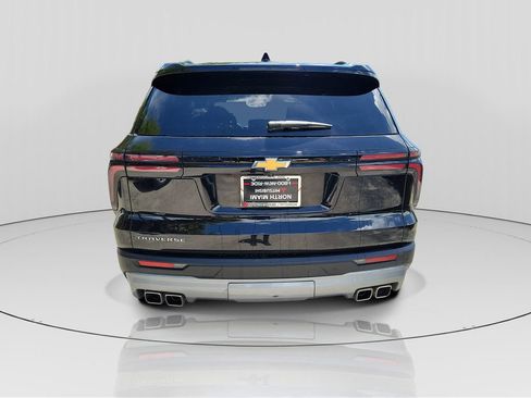 Used 2025 Chevrolet Traverse LT FWD image 6