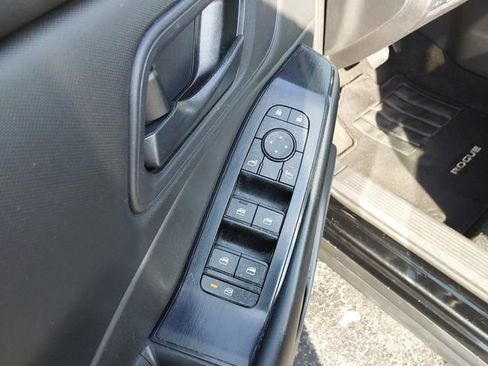 Used 2024 Nissan Rogue S AWD/4WD image 16