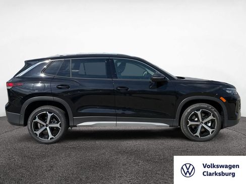 New 2025 Volkswagen Tiguan SE image 6