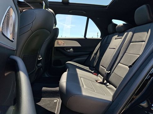 Used 2025 Mercedes-Benz GLE 350 4MATIC w/ Driver Assistance Package image 10
