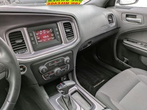 Used 2016 Dodge Charger SE w/ Power Sunroof Group image 21